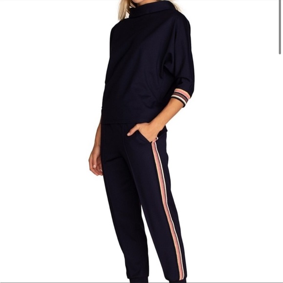 NWT Trina Turk Aquata sweatshirt top size - M